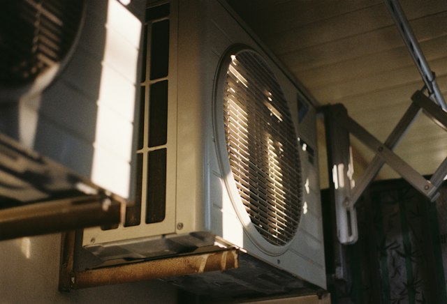 Air-conditioning equipment for building climate systems